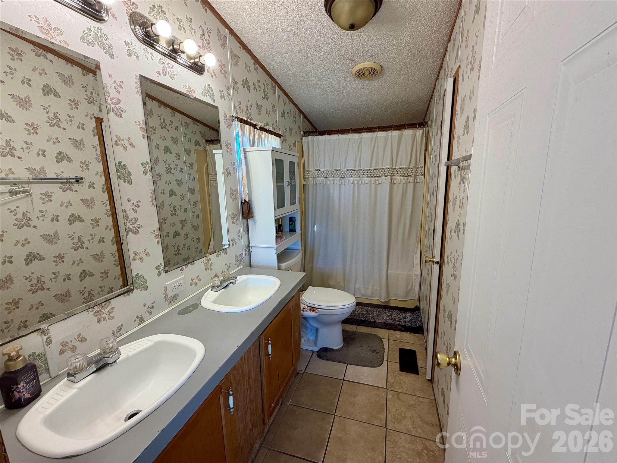 AMITY ACRES - Residential