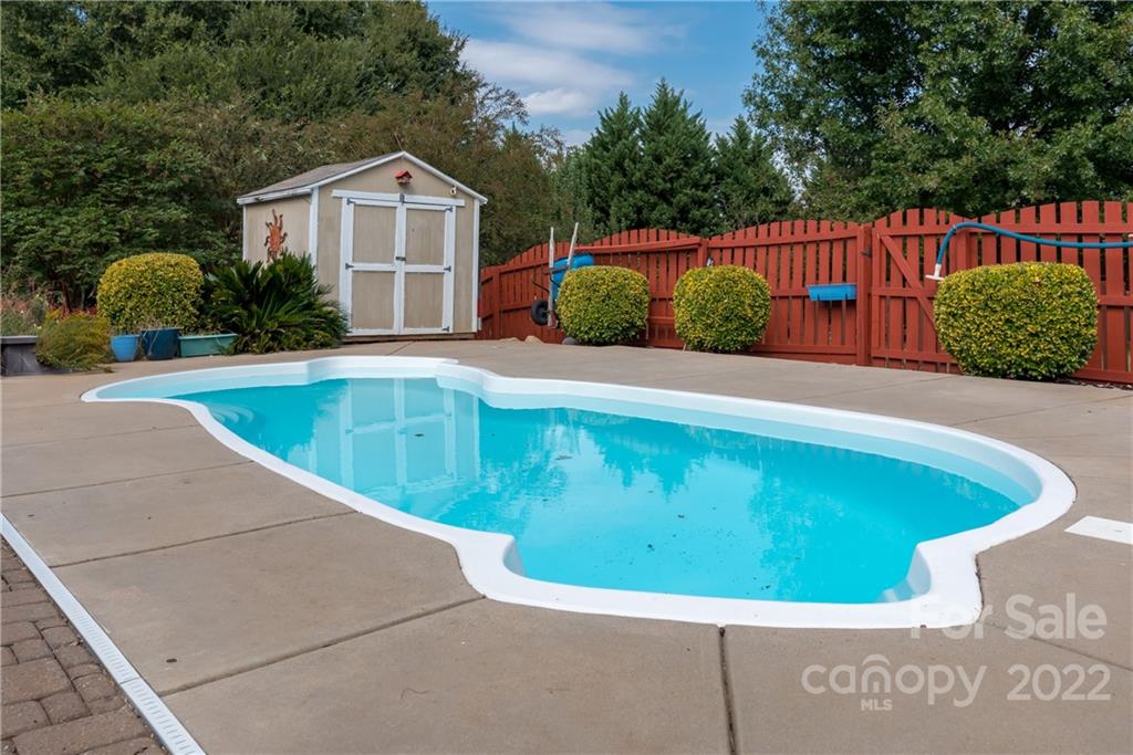 English Trails - Residential