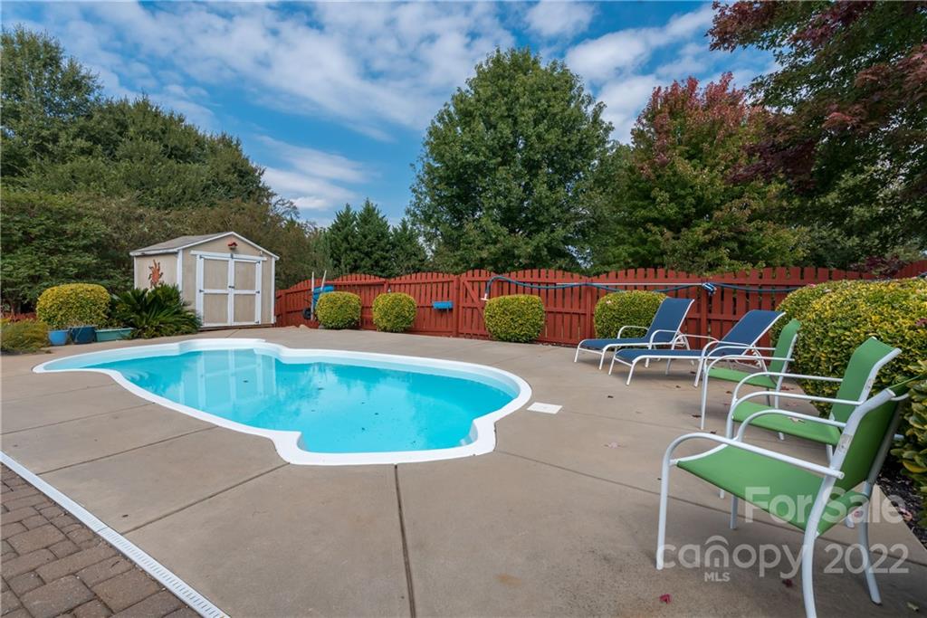 English Trails - Residential