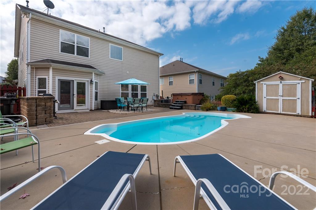 English Trails - Residential