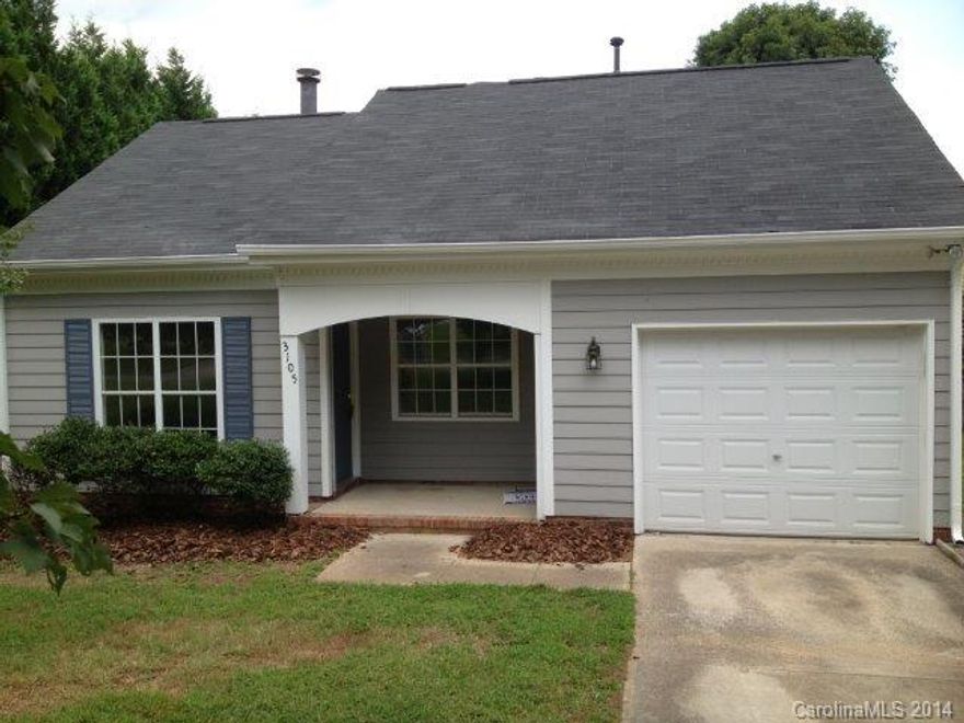 Great one story home in Matthews!