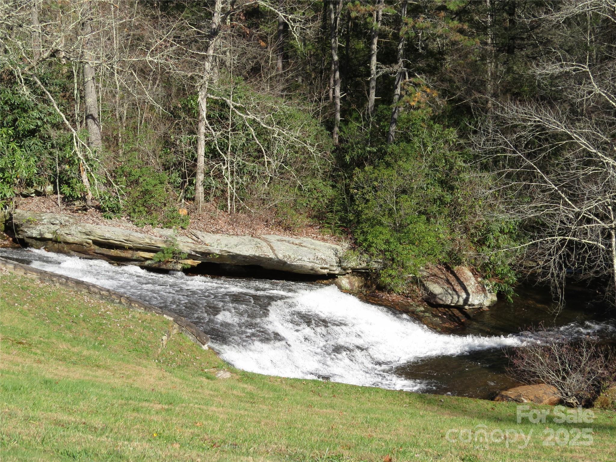 Stones Lake - Land