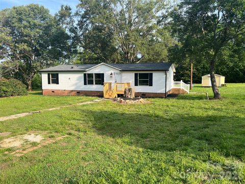Photo of 373 Griggs Road, Clover, SC 29710 (MLS # 4398448)