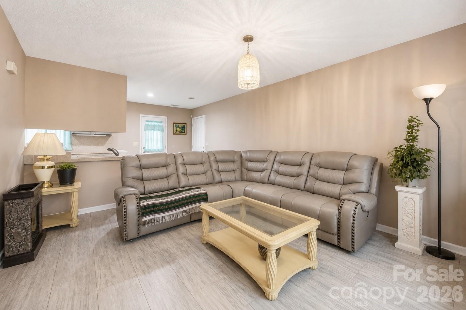 302 W Elm Street
