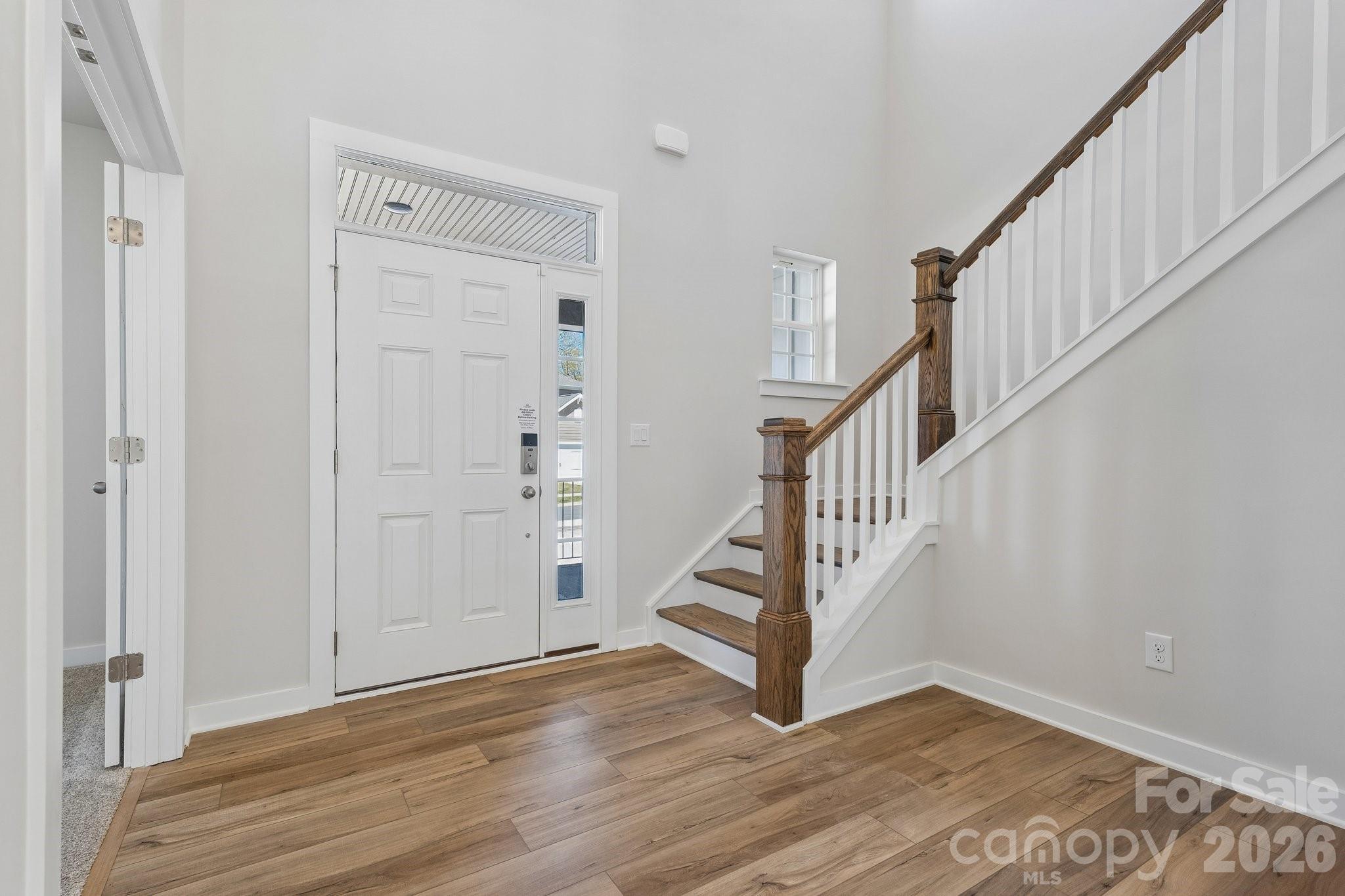 208 E Warfield Drive