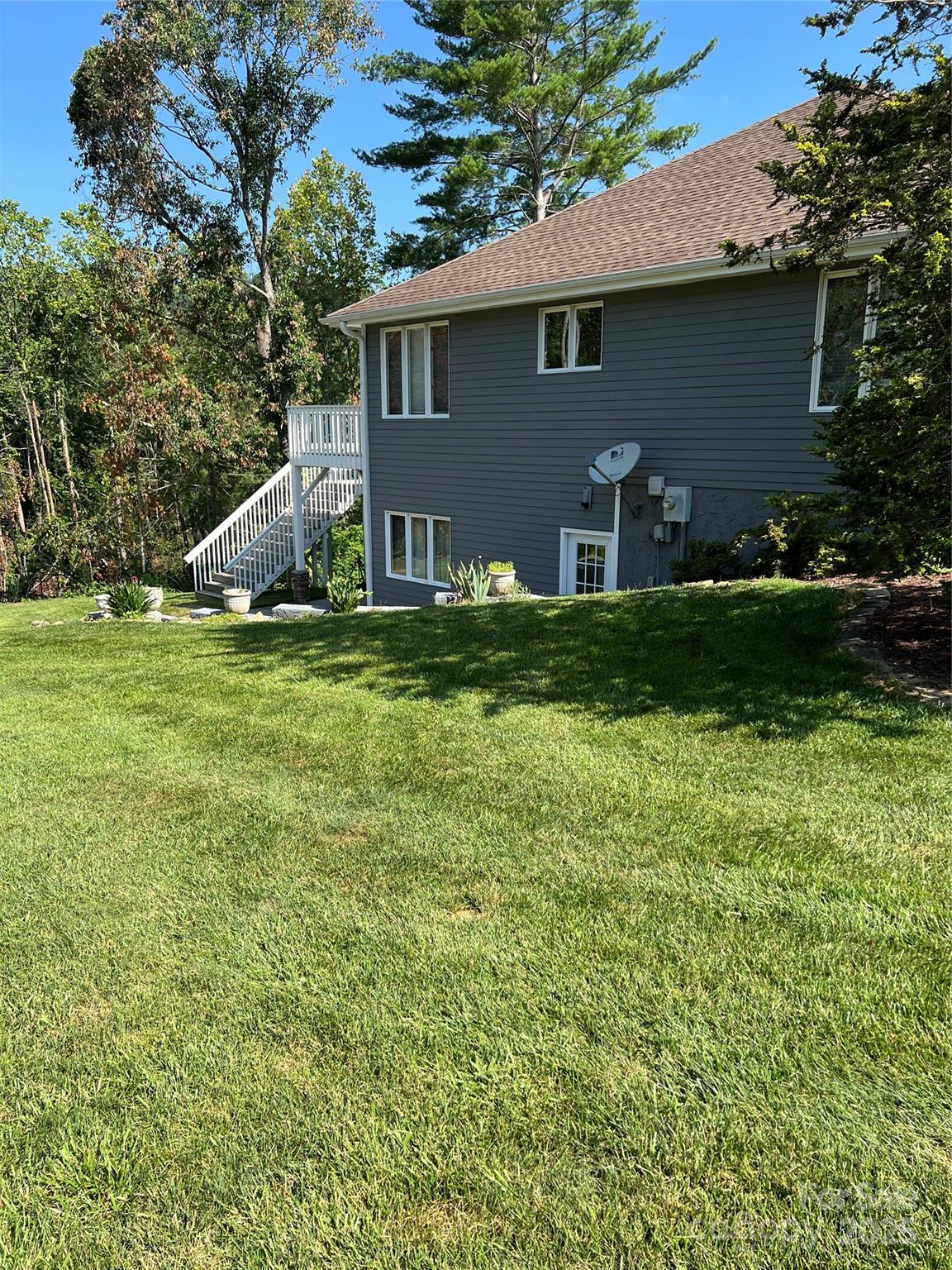 85 Hillcrest Drive