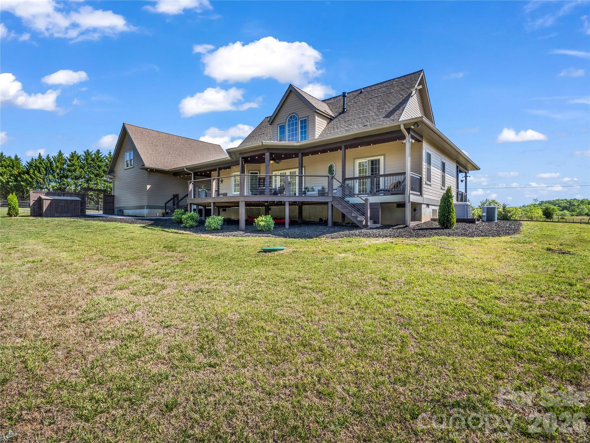 121 Emerald Parkway