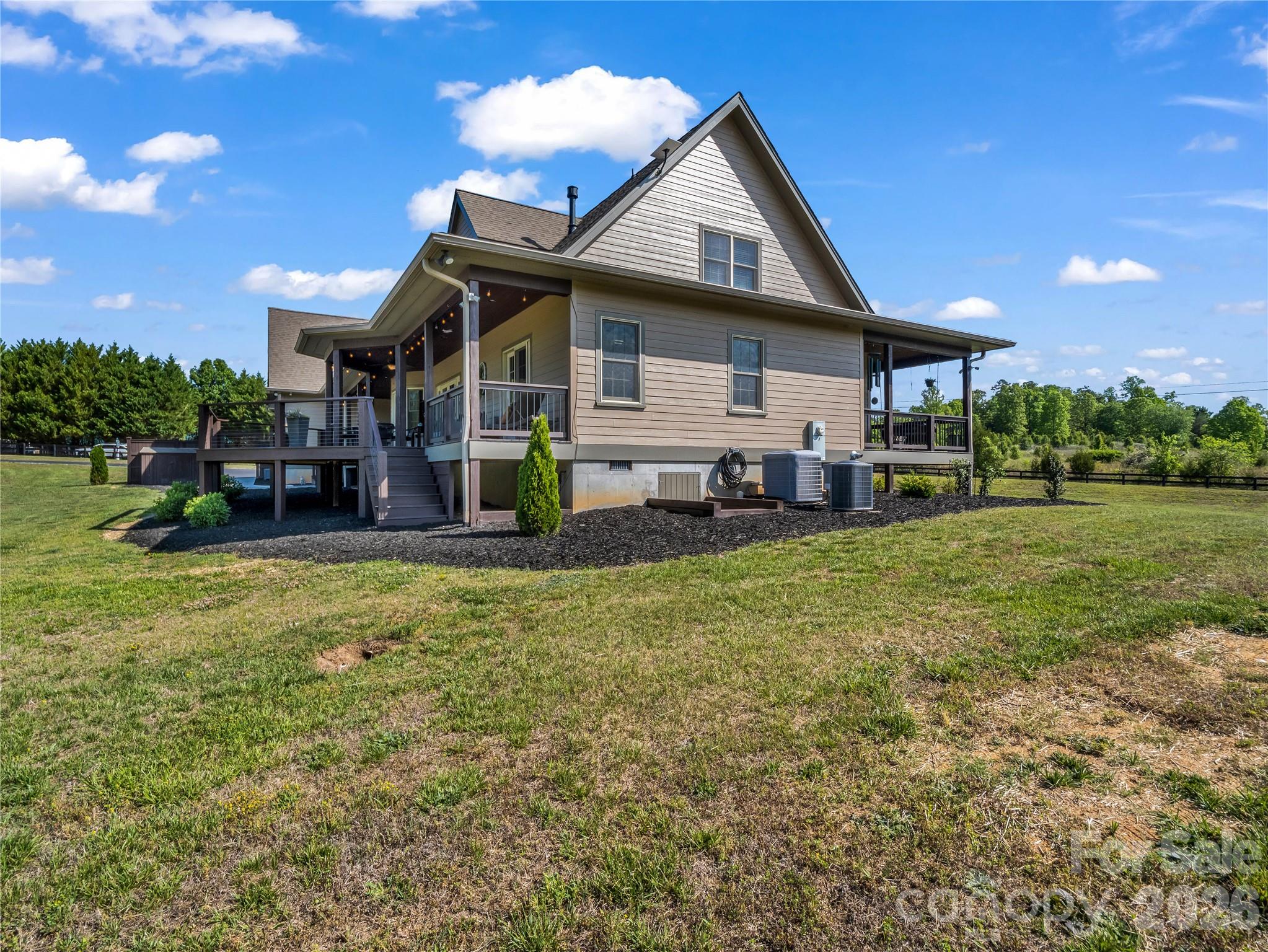 121 Emerald Parkway