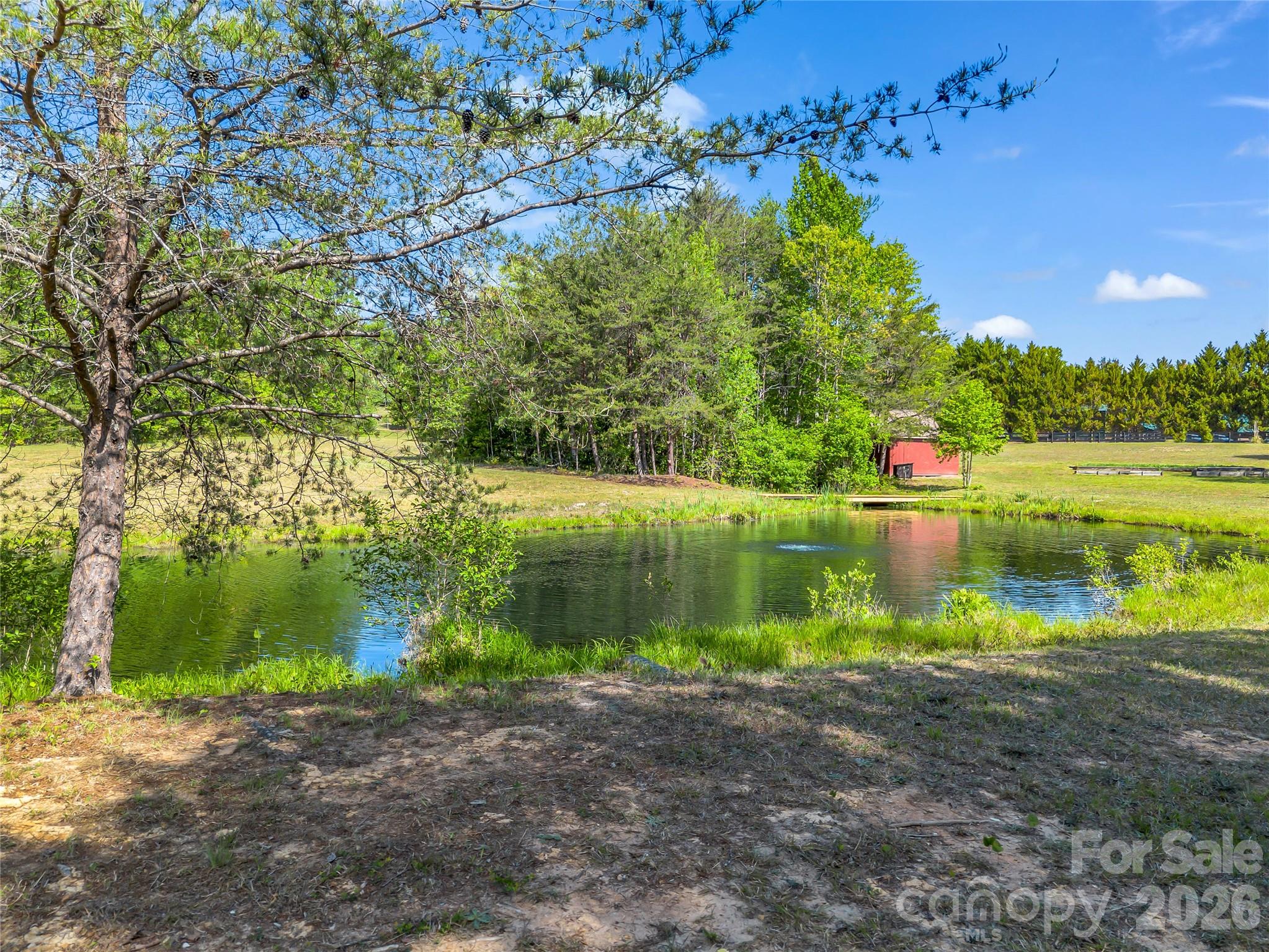 121 Emerald Parkway