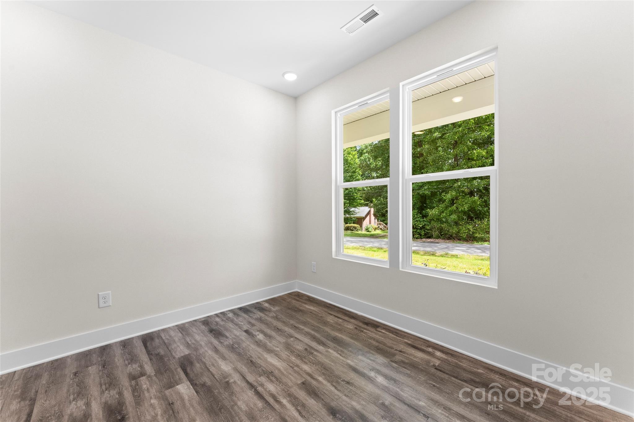 1651 Carolina Circle