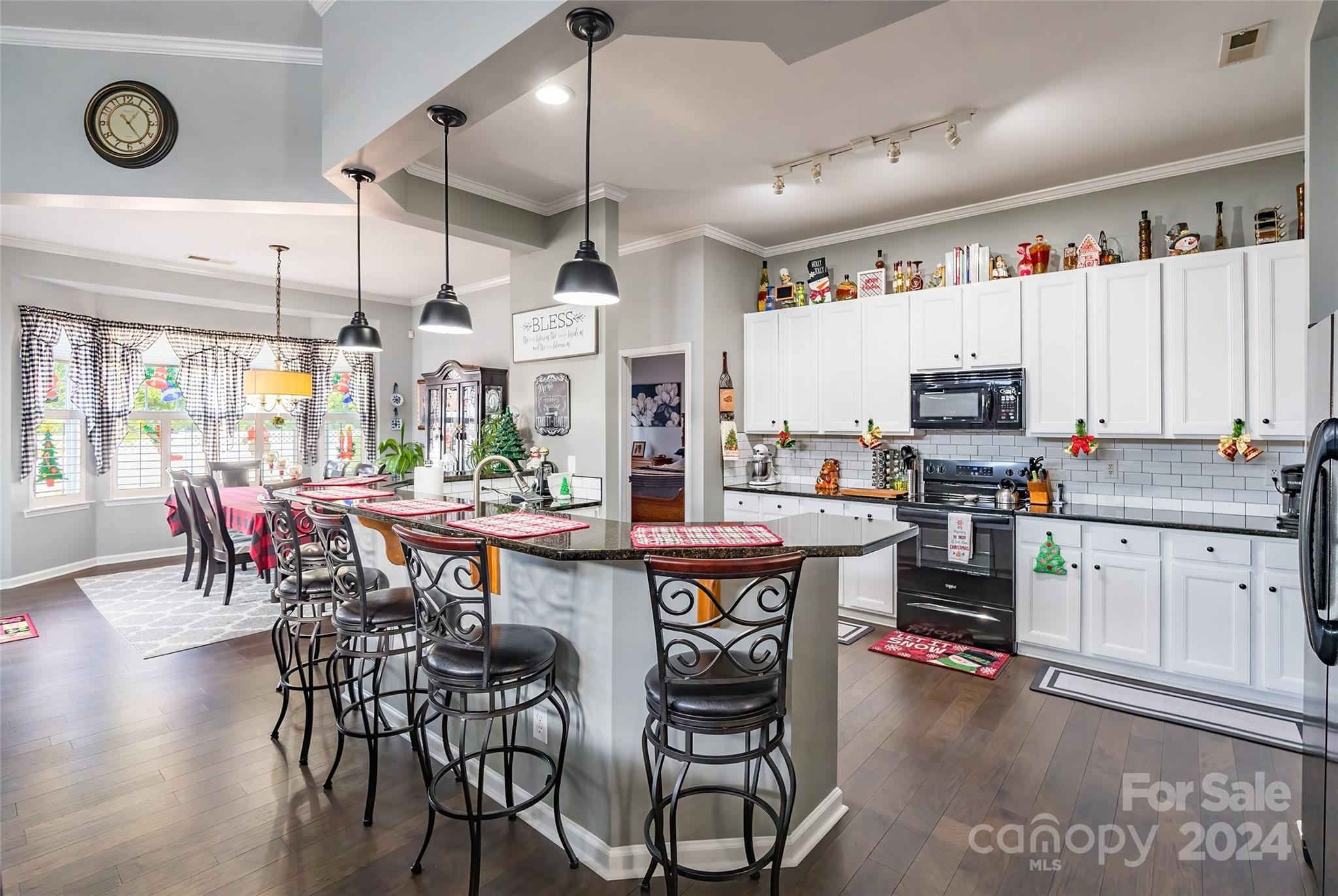 Ridge Pointe - Residential