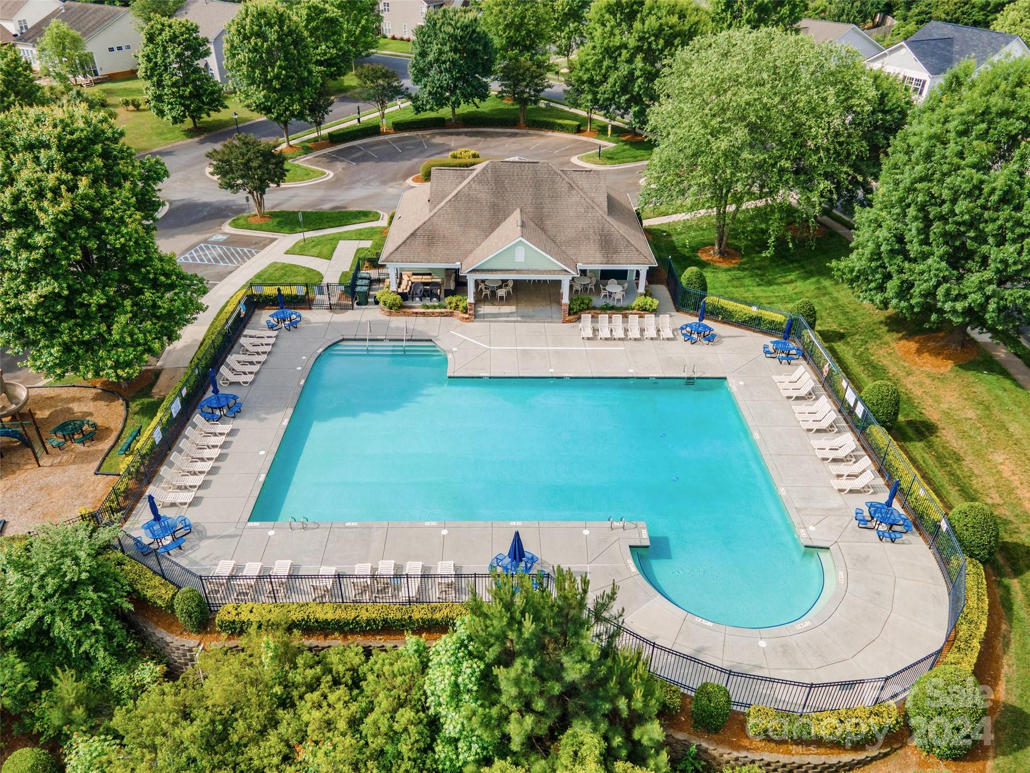 Ridge Pointe - Residential