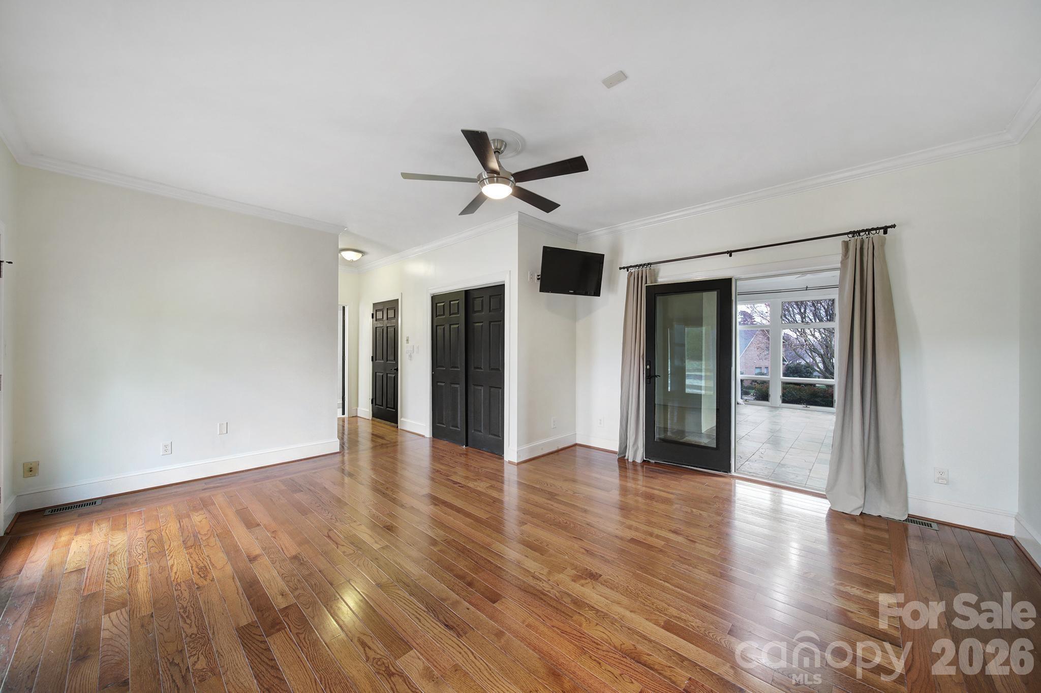 Royal Pointe - Residential