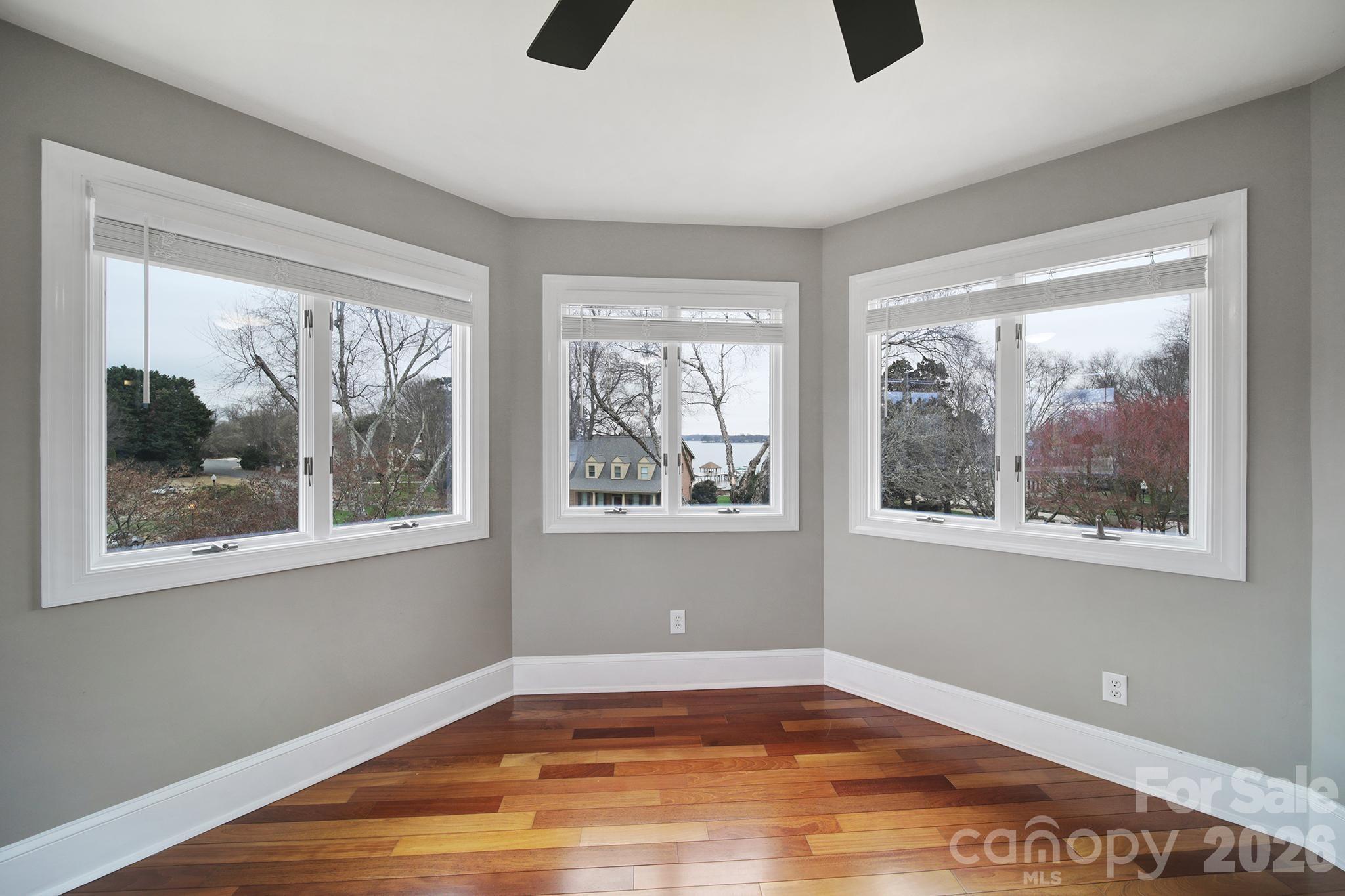 Royal Pointe - Residential