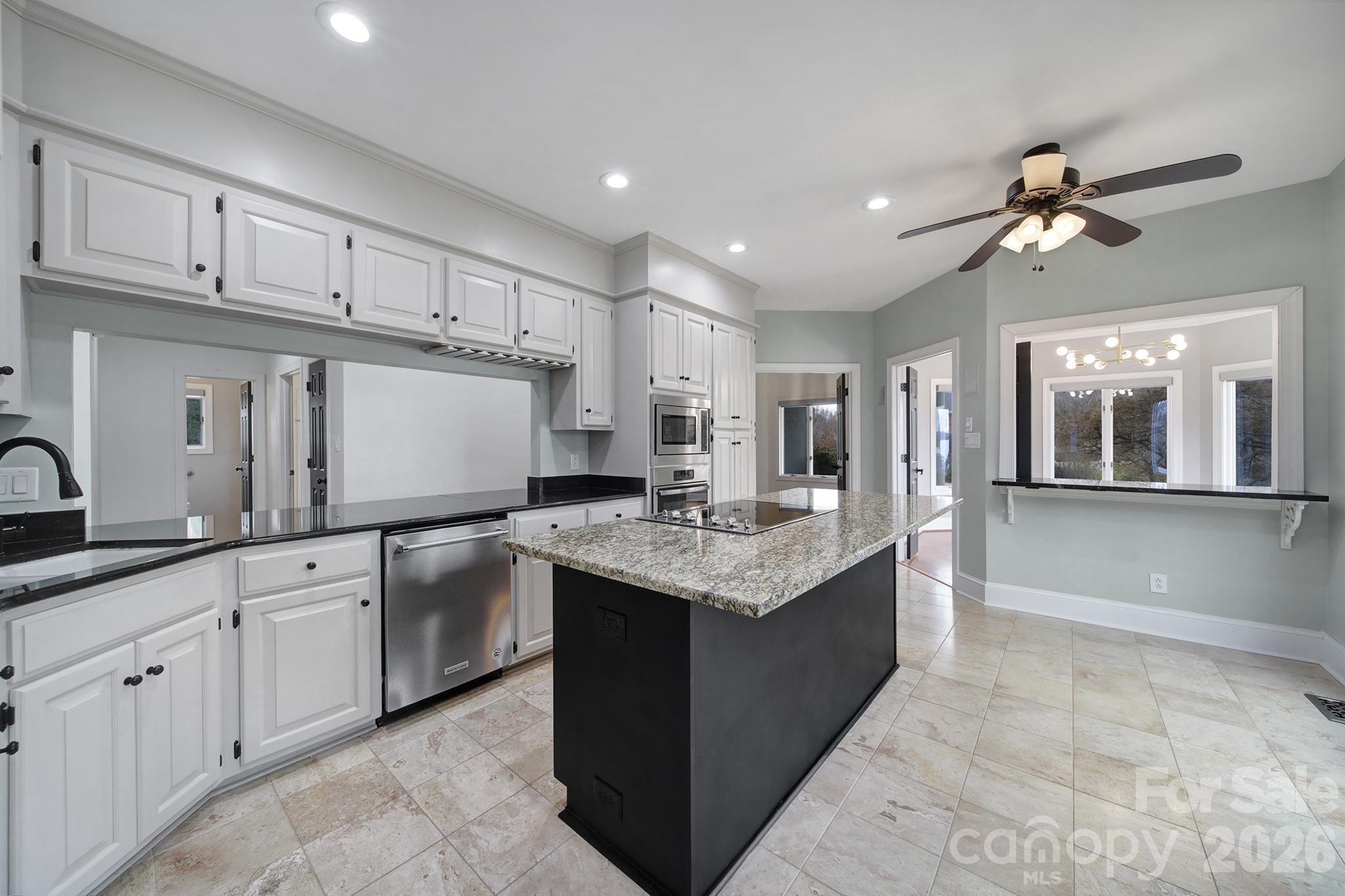 Royal Pointe - Residential