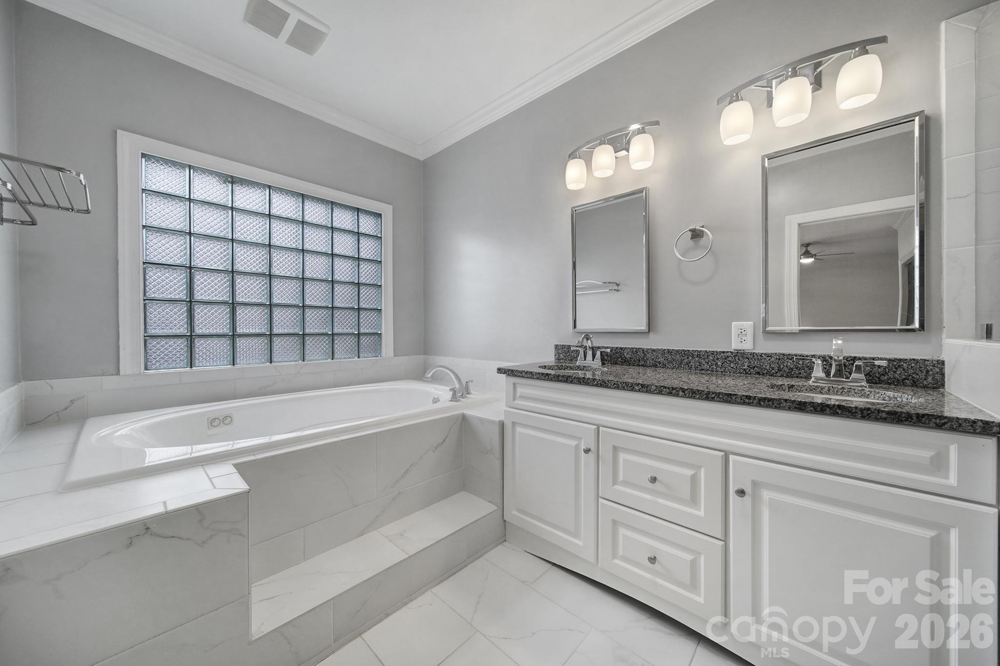 Royal Pointe - Residential