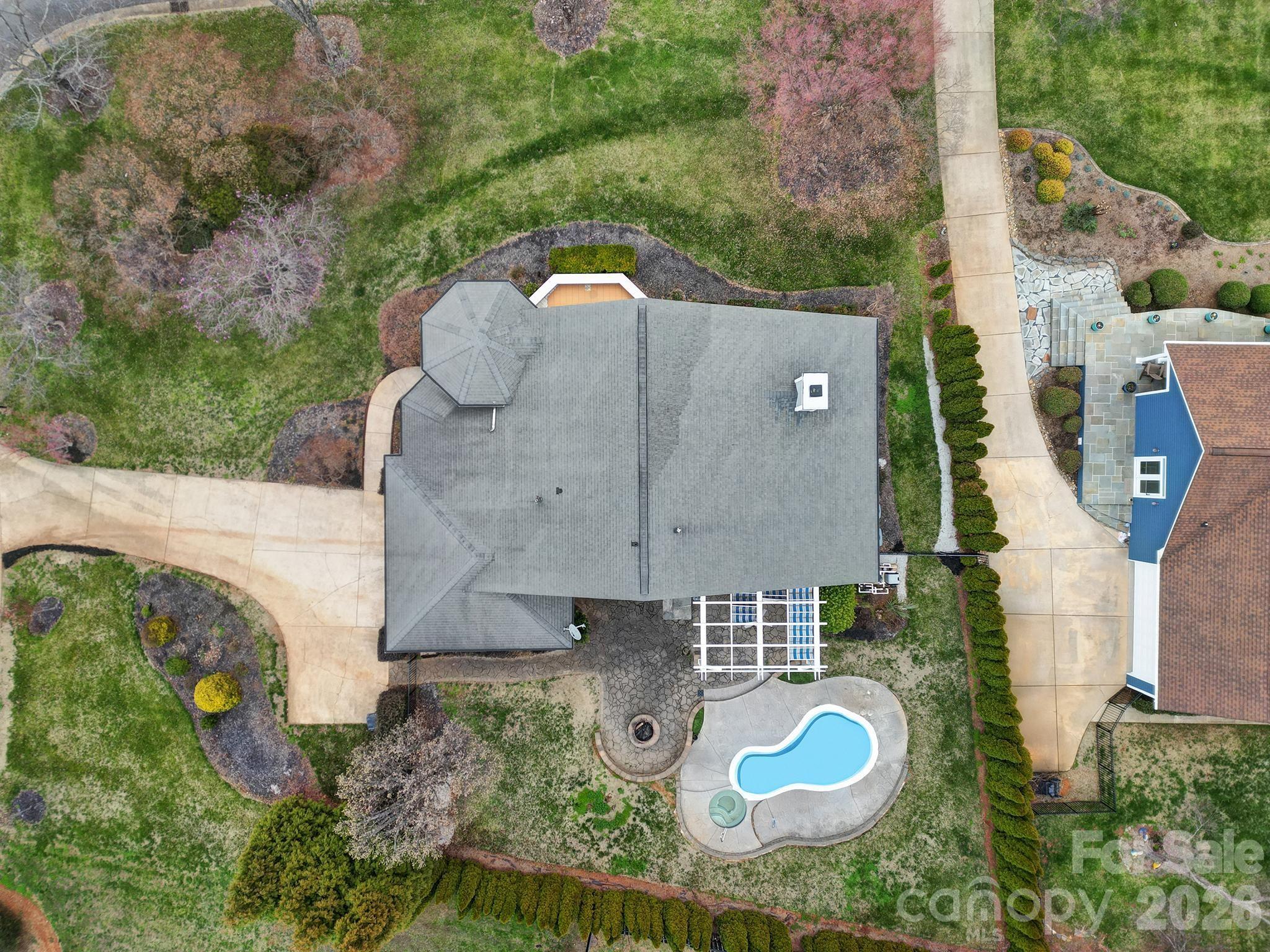 Royal Pointe - Residential