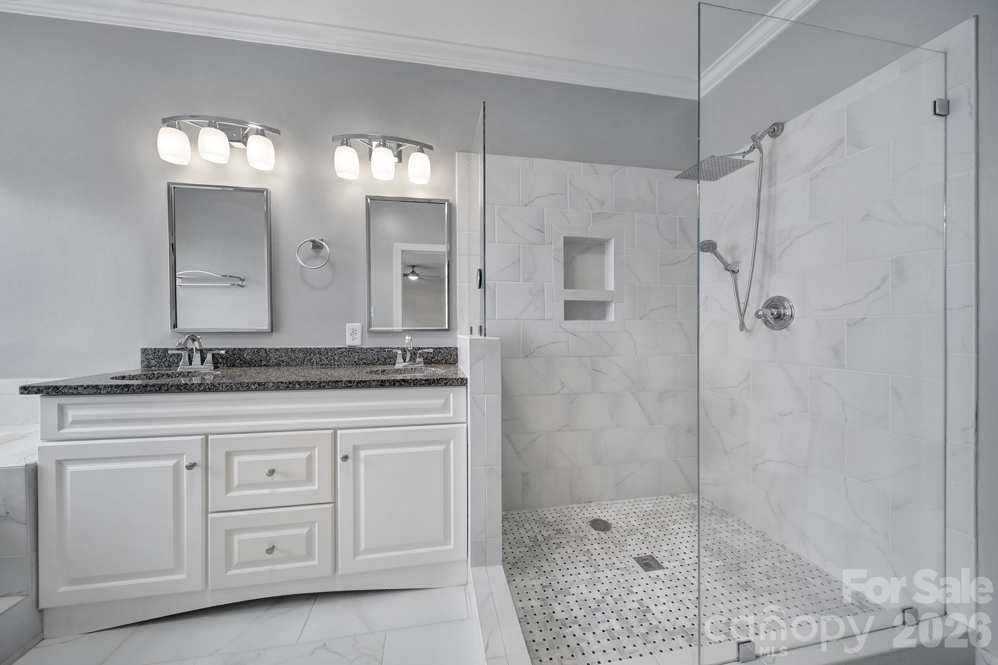 Royal Pointe - Residential