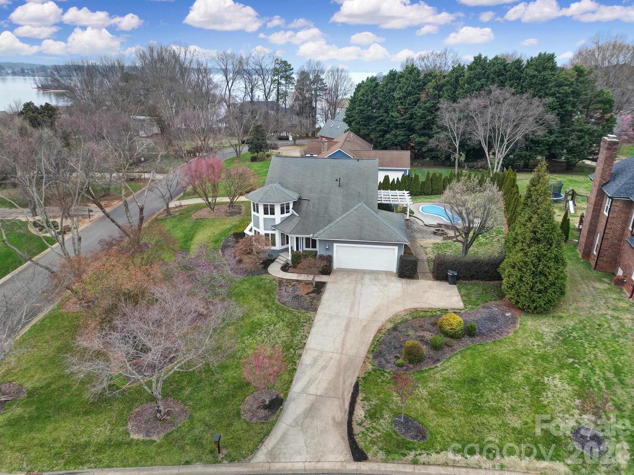 Royal Pointe - Residential