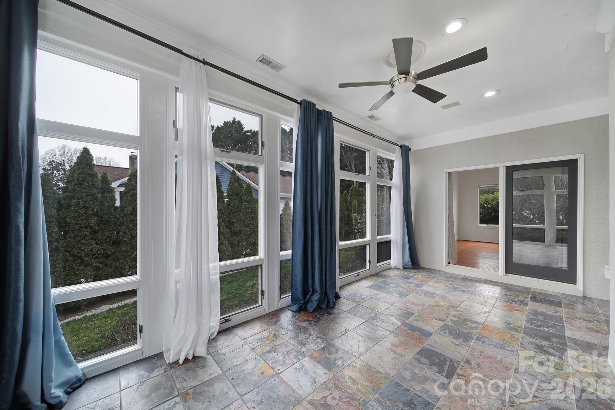 Royal Pointe - Residential