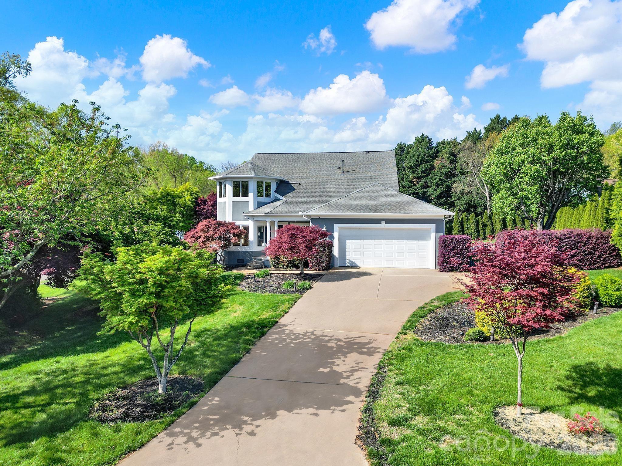 120 Royal Pointe Way