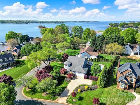 Photo of 120 Royal Pointe Way, Mooresville, NC 28117 (MLS # 4333978)