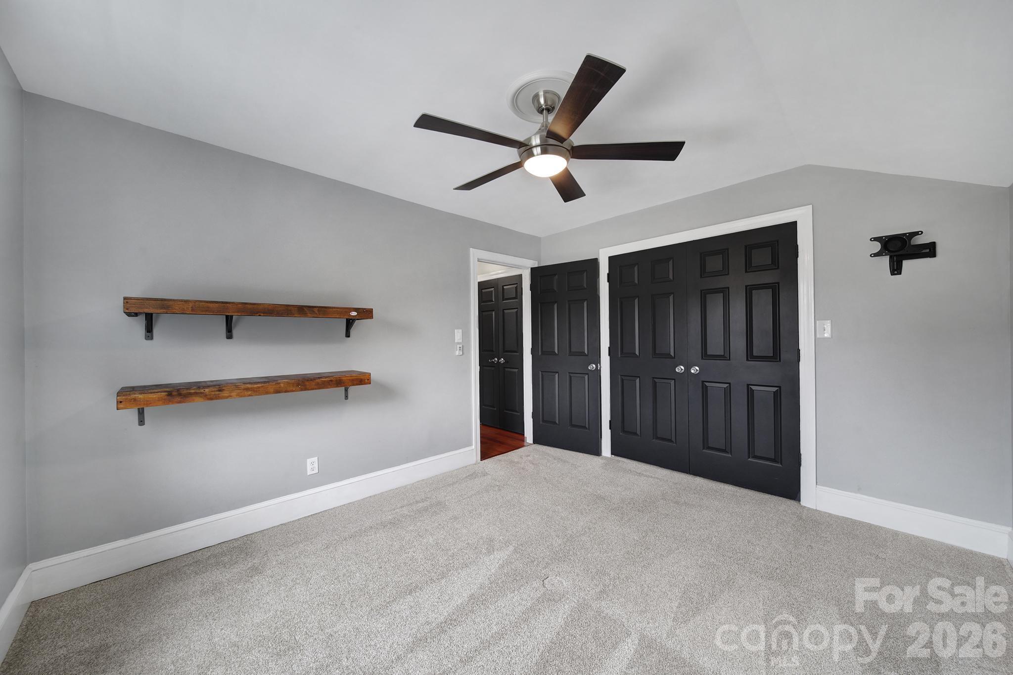 Royal Pointe - Residential