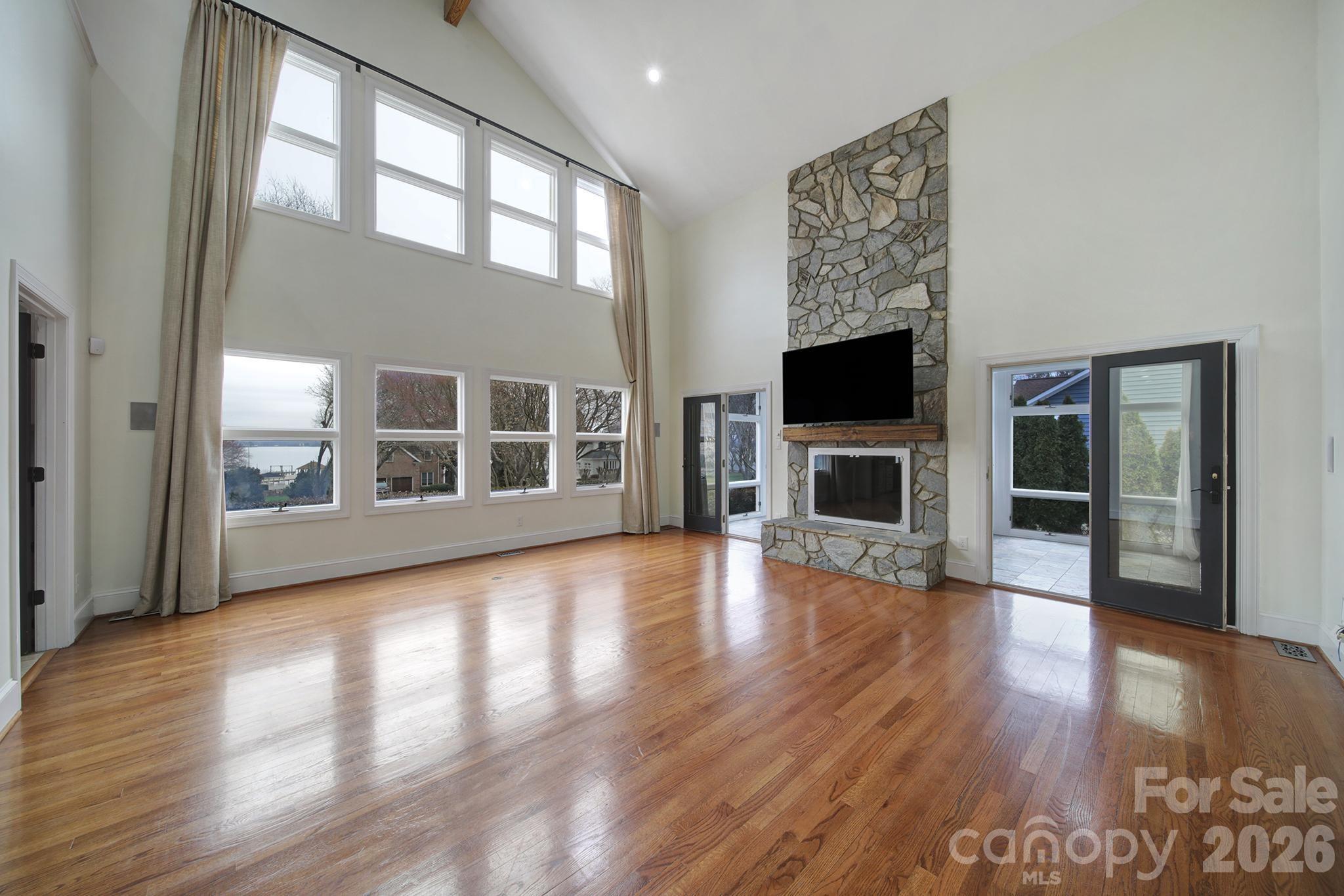 120 Royal Pointe Way