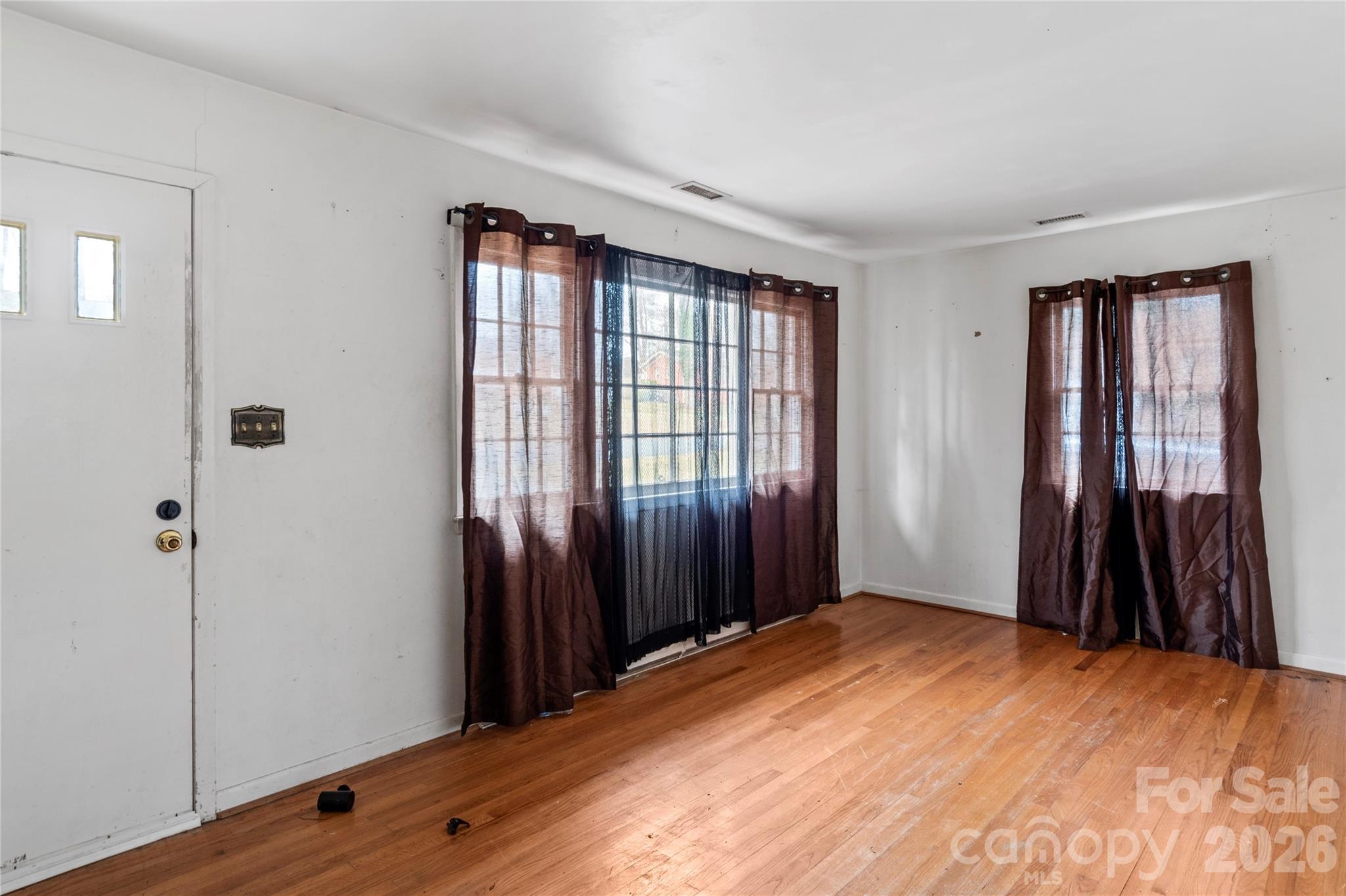 3005 Twin Lakes Drive