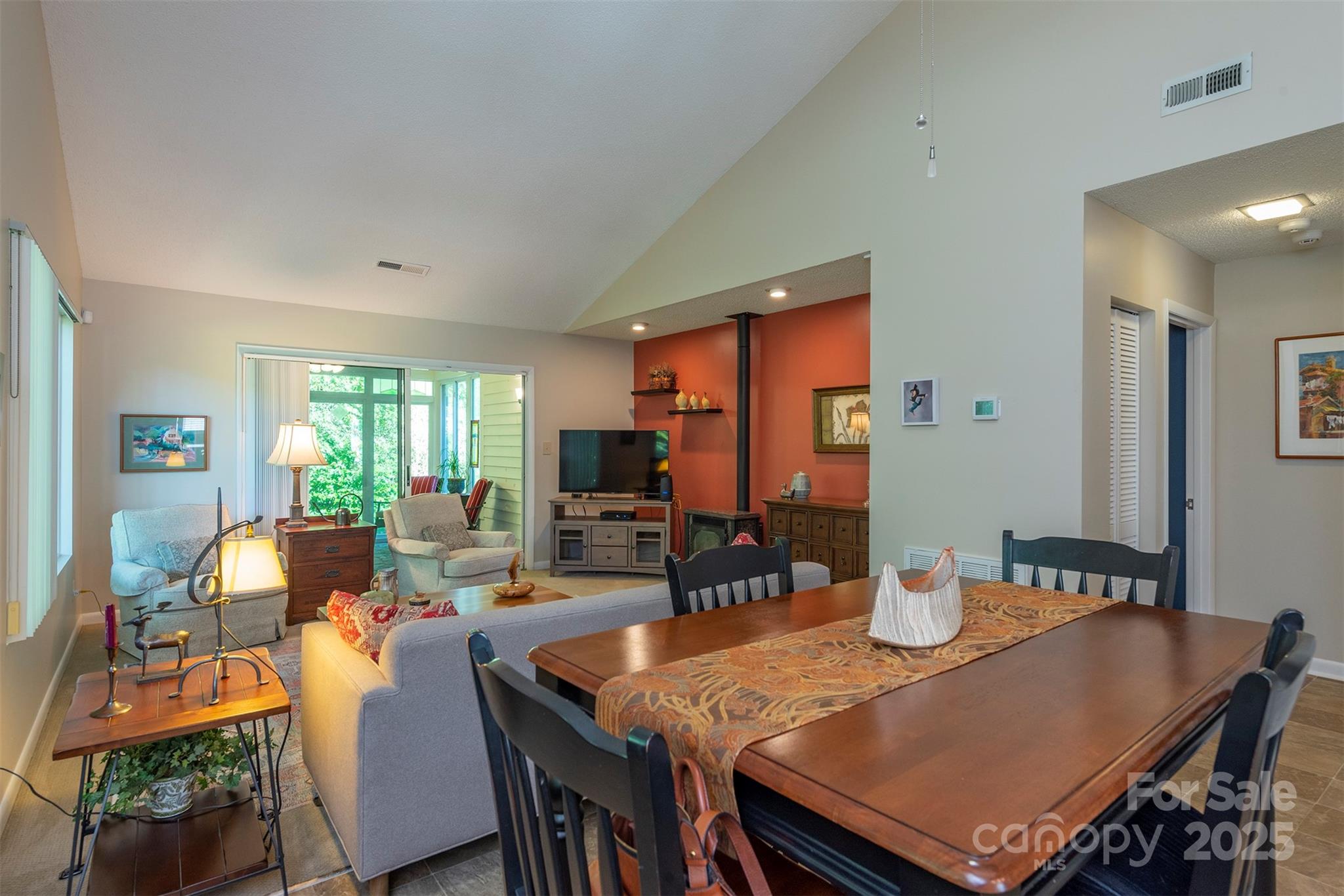 104 Llama Vista Way