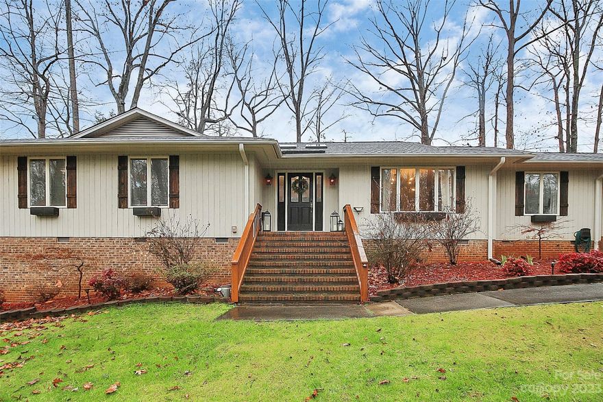 Come home to a resort everyday with this updated River Hills ranch! Kitchen offers white cabinetry & lots of it w/granite, island, breakfast bar, bev fridge, built in home command center, pull out cabinetry, dual pantry & lots of light. Living room has vaulted ceilings, new skylights w/remote operated shades, gas fireplace (new in 2022) for cozy evenings in & new sliders to screened porch offer indoor/outdoor living.  Don't miss the primary bathroom w/soaking tub, floor to ceiling tiled shower w/dual shower heads, dual vanity w/subway backsplash & lots of closet space. The office is adorned w/a wood accent wall & custom barn doors. Secondary bedrooms are spacious w/new carpeting & large closets.  Flat backyard is fully fenced w/great size deck & fire pit, perfect for entertaining! Don't miss 377sf climate controlled crawl space w/HUGE amount of storage. Extensive list of major home upgrades in attachments. See more of the lifestyle here;
https://www.youtube.com/watch?v=GVw1ZBLxaXw