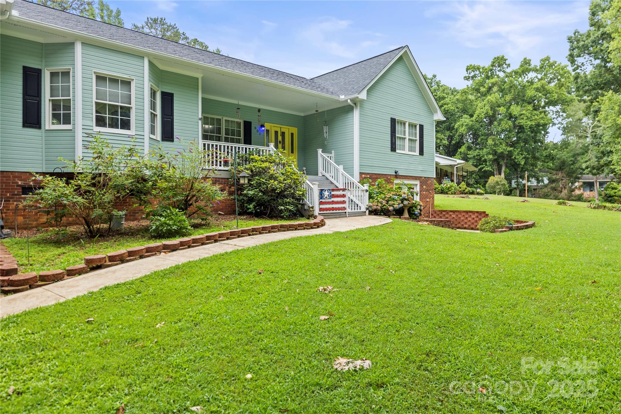 601 Elmwood Circle