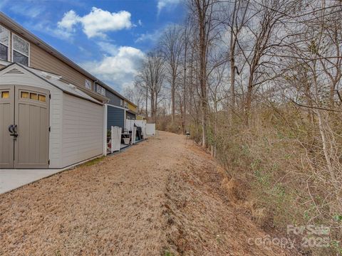 A home in Pineville