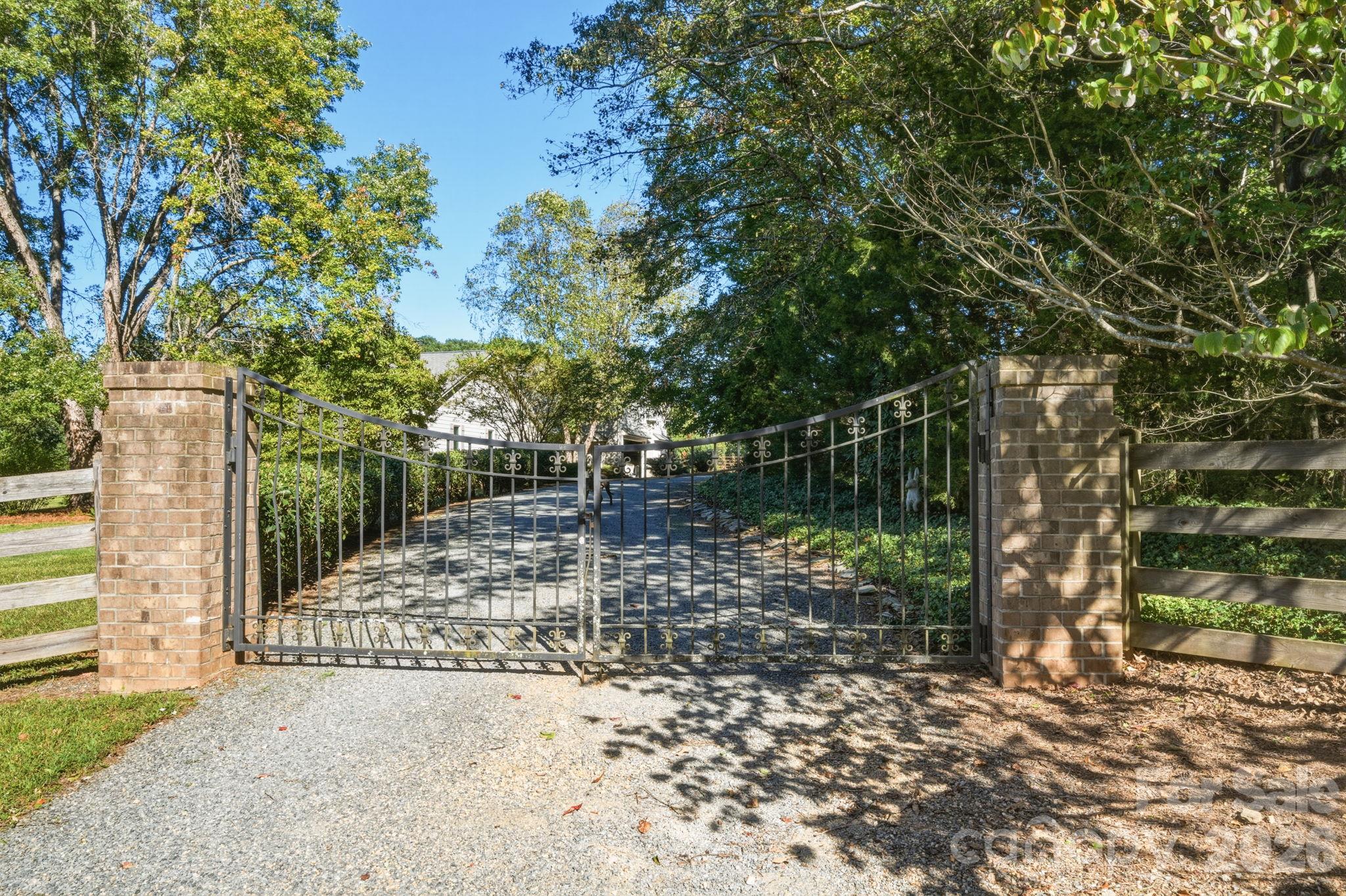 2807 Valley Farm Road