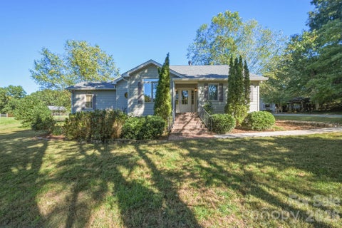 Photo of 2807 Valley Farm Road, Waxhaw, NC 28173 (MLS # 4433952)