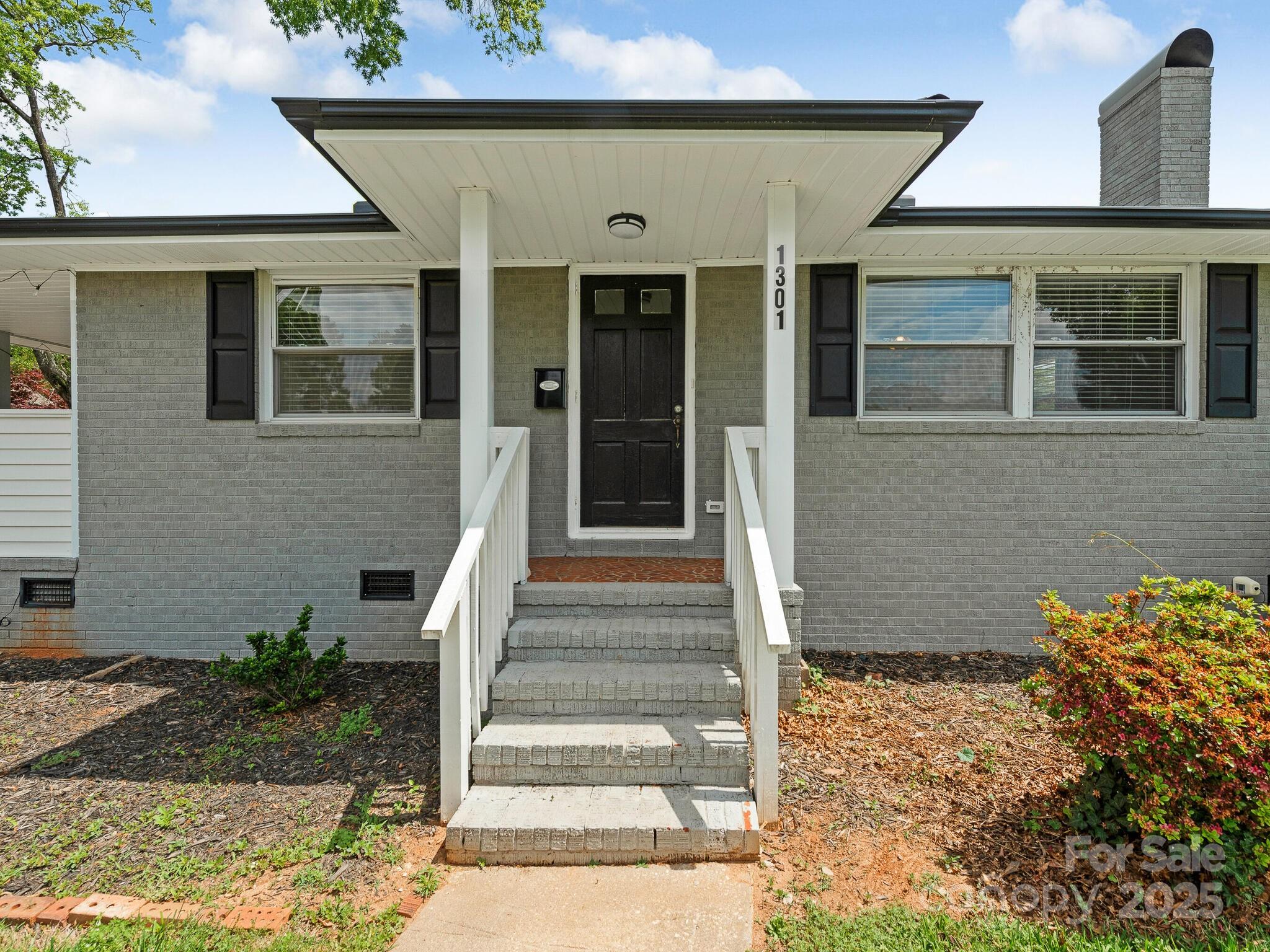 1301 S Kings Drive