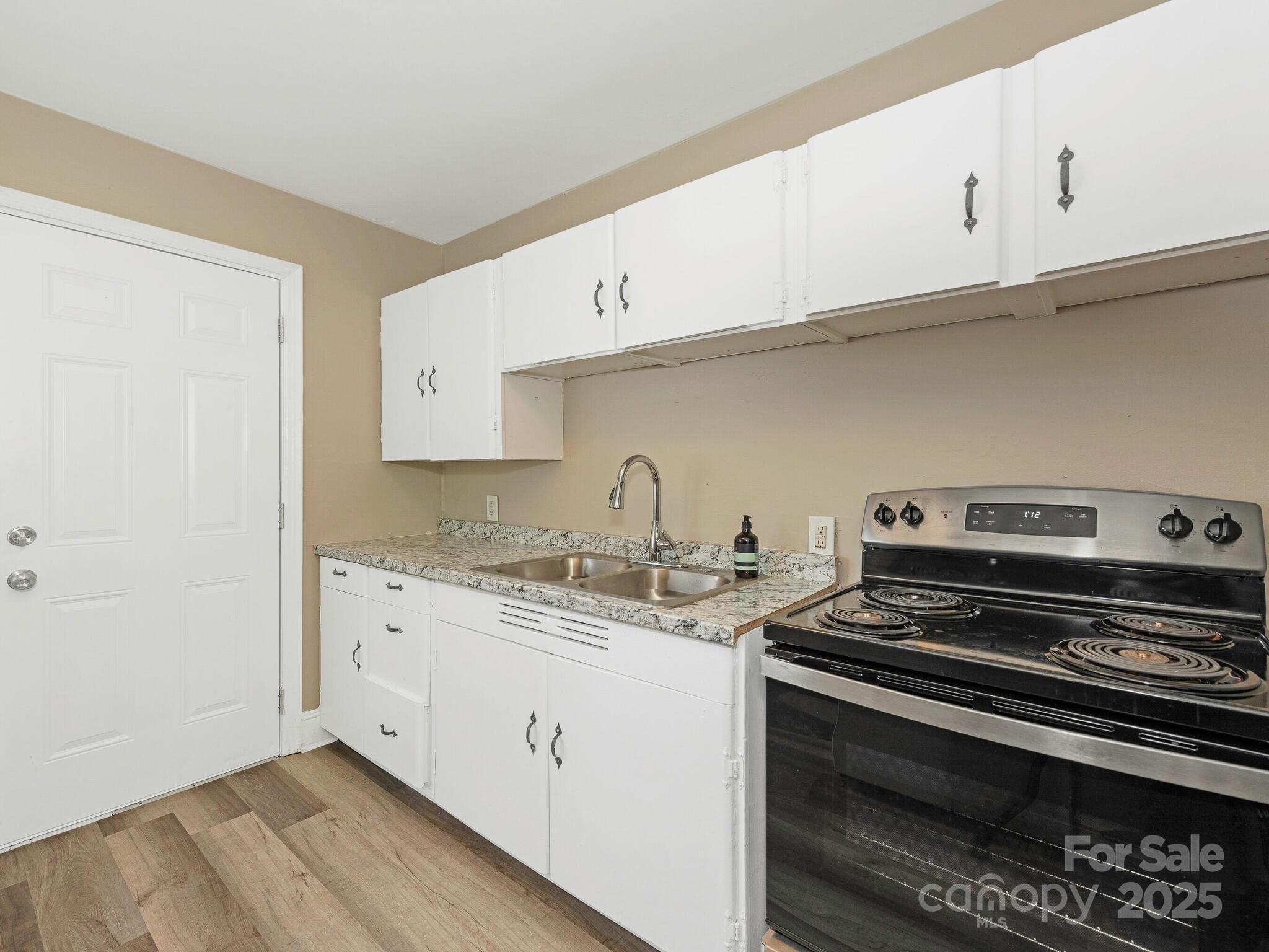 Myers Park - Residential Income