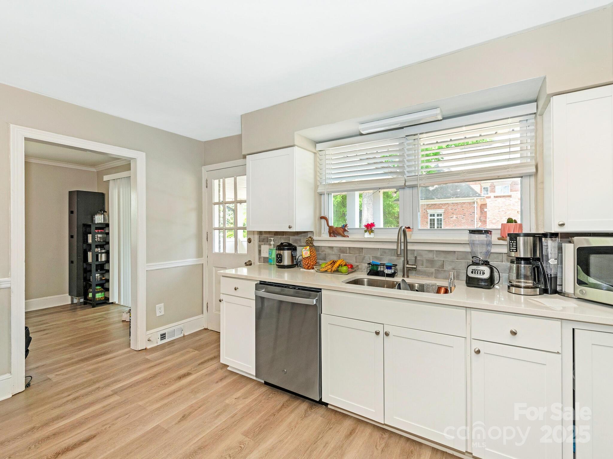 1301 S Kings Drive