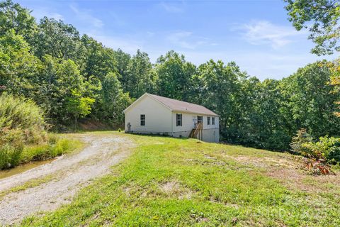 47 Red Valley Road Penrose NC 28766