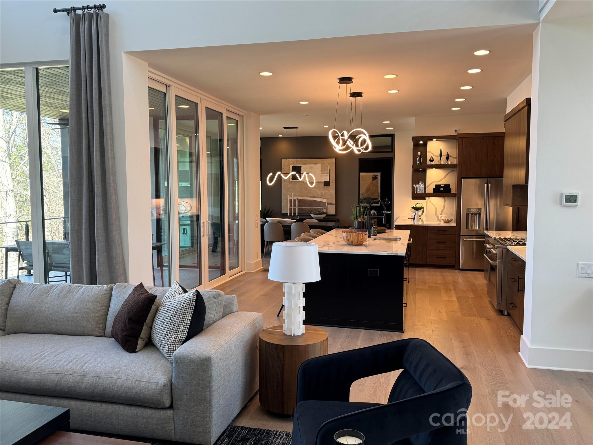 McLean Hunts Point - Residential