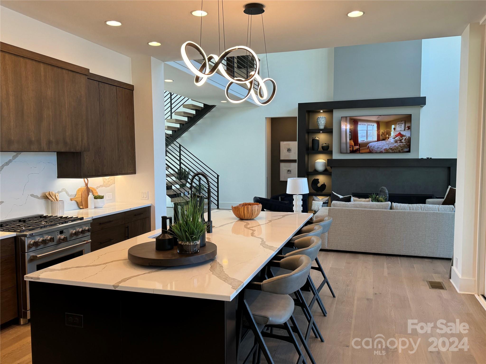 McLean Hunts Point - Residential