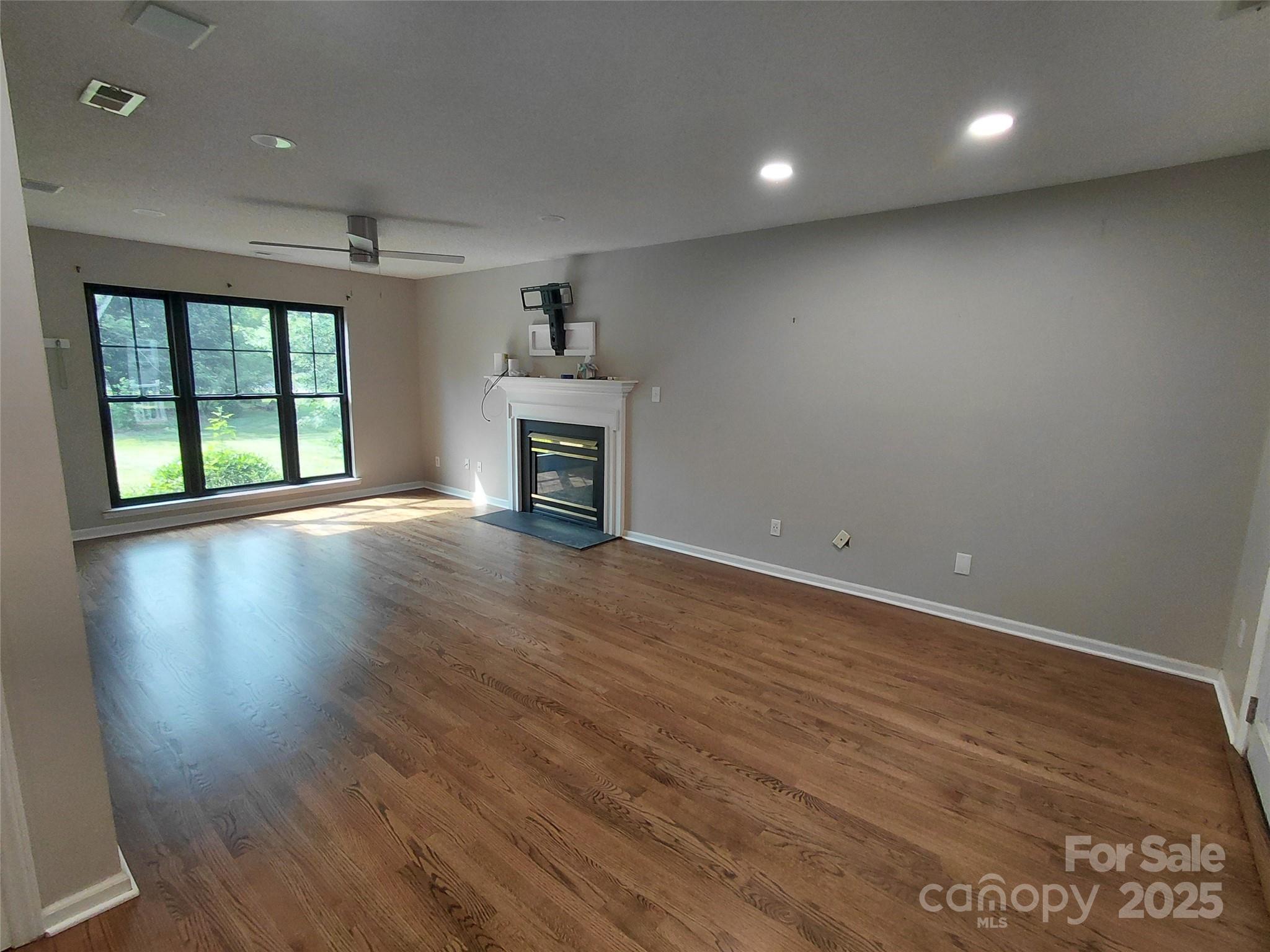 2011 Redwood Drive