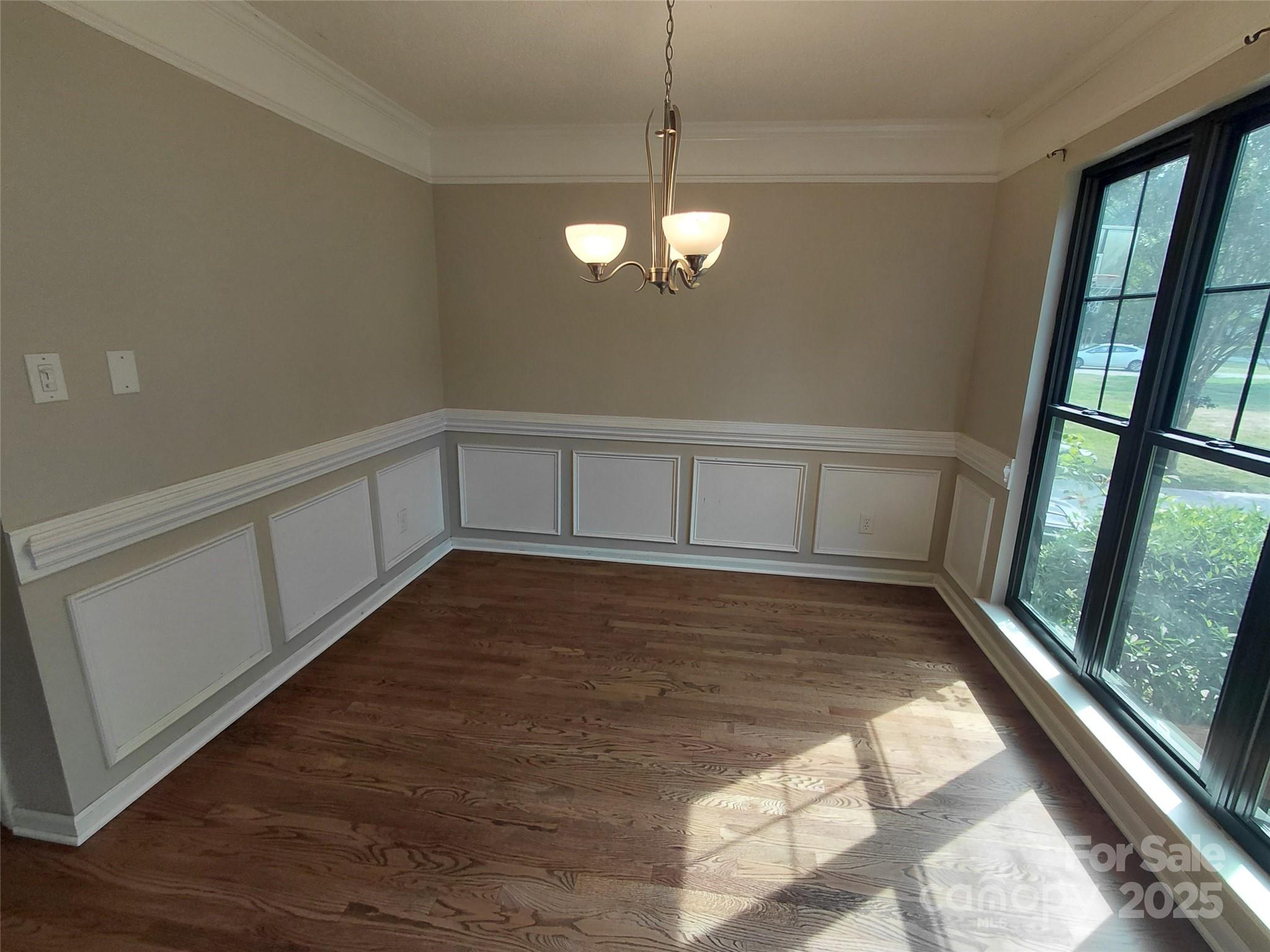 2011 Redwood Drive