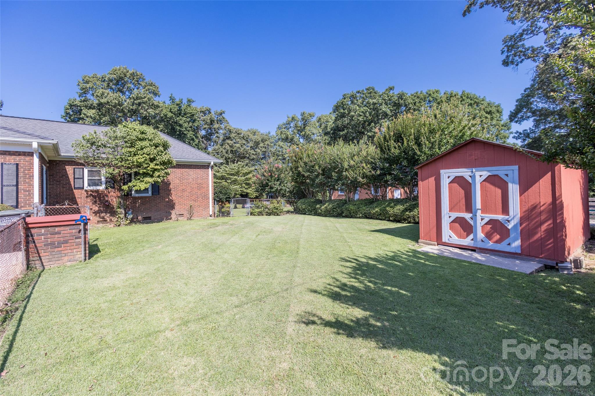 1280 Queensgate Street