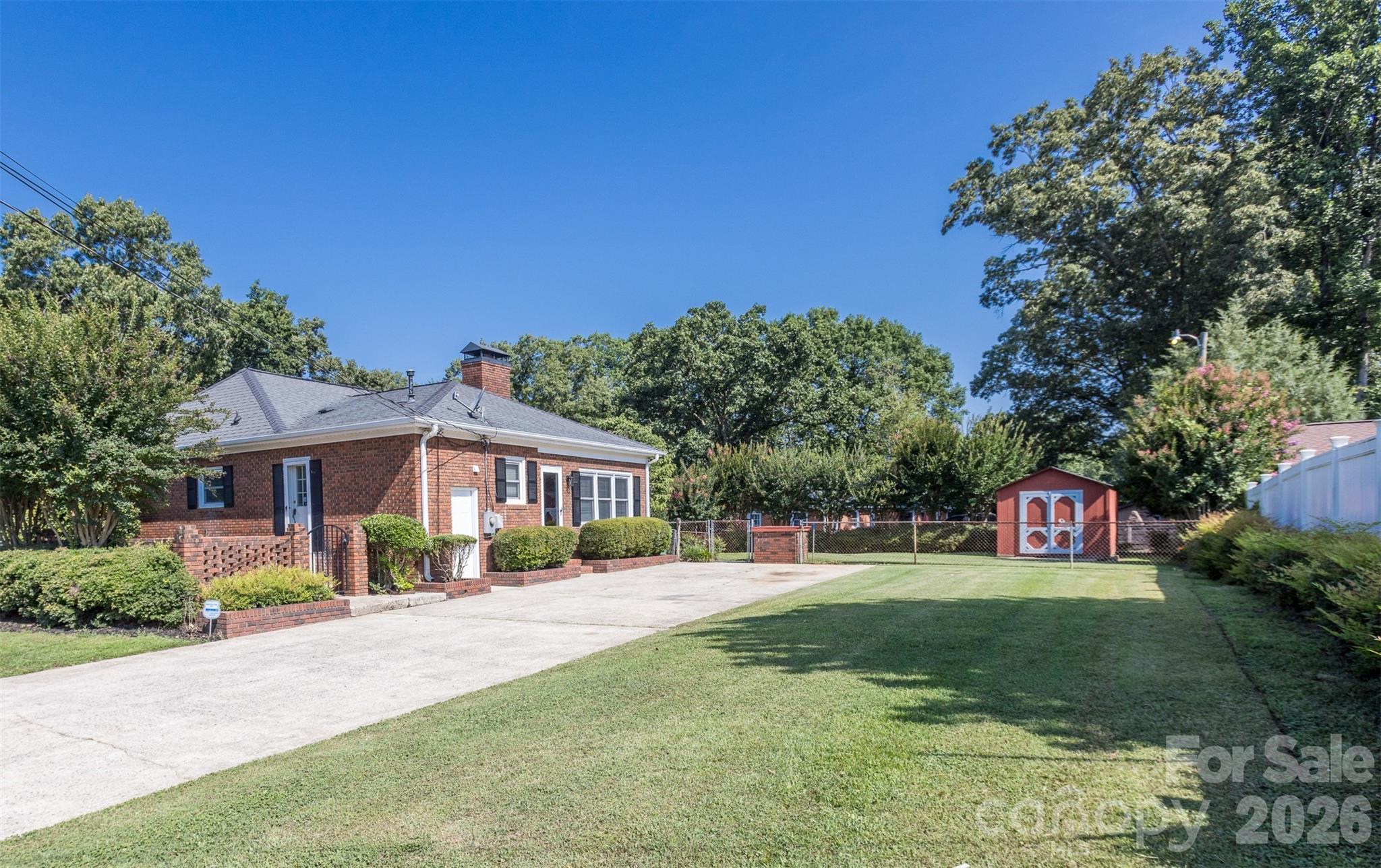 1280 Queensgate Street