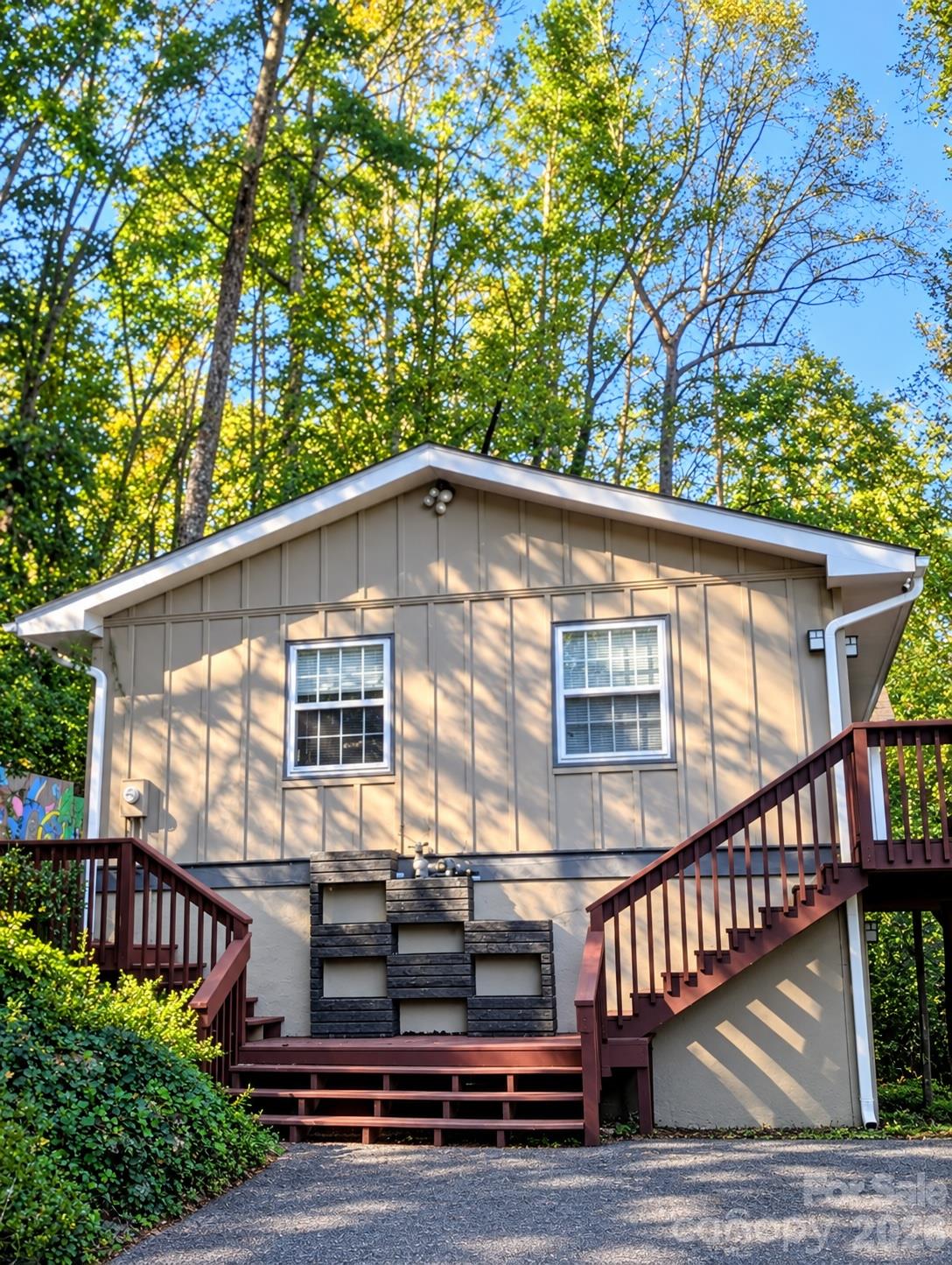 8 Riverbend Drive
