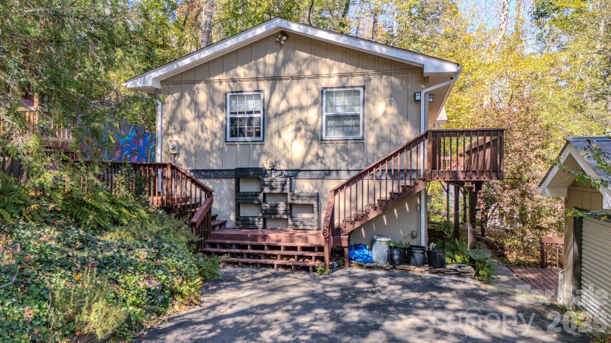 8 Riverbend Drive