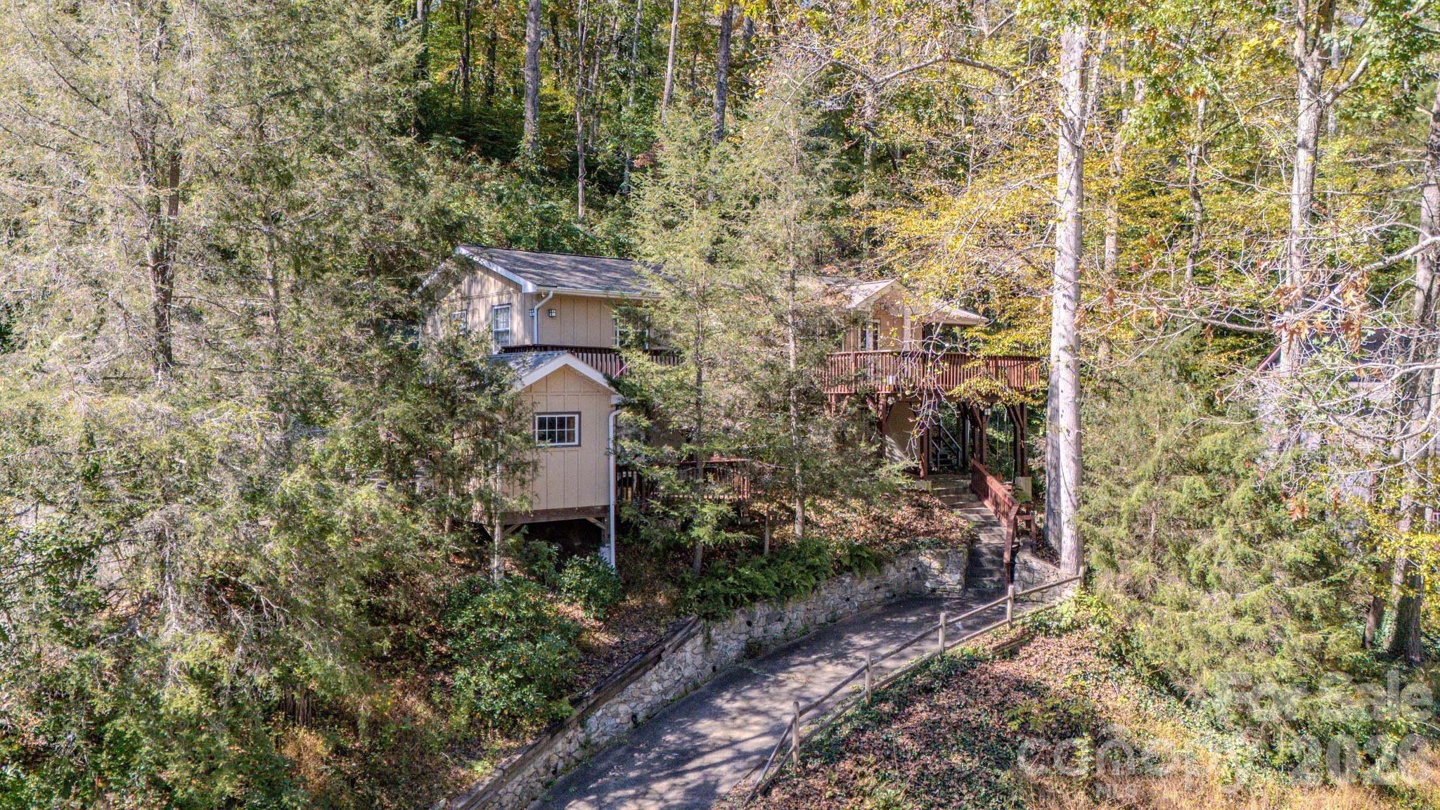 8 Riverbend Drive
