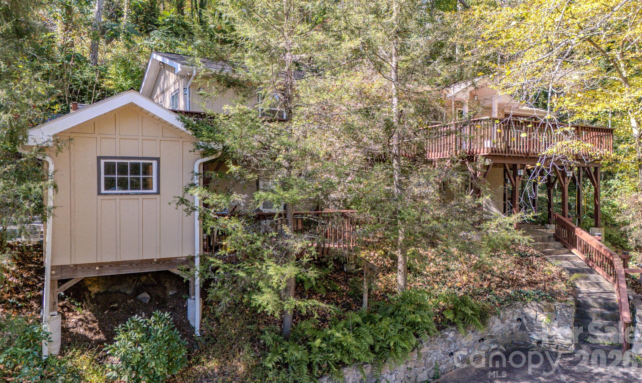 8 Riverbend Drive