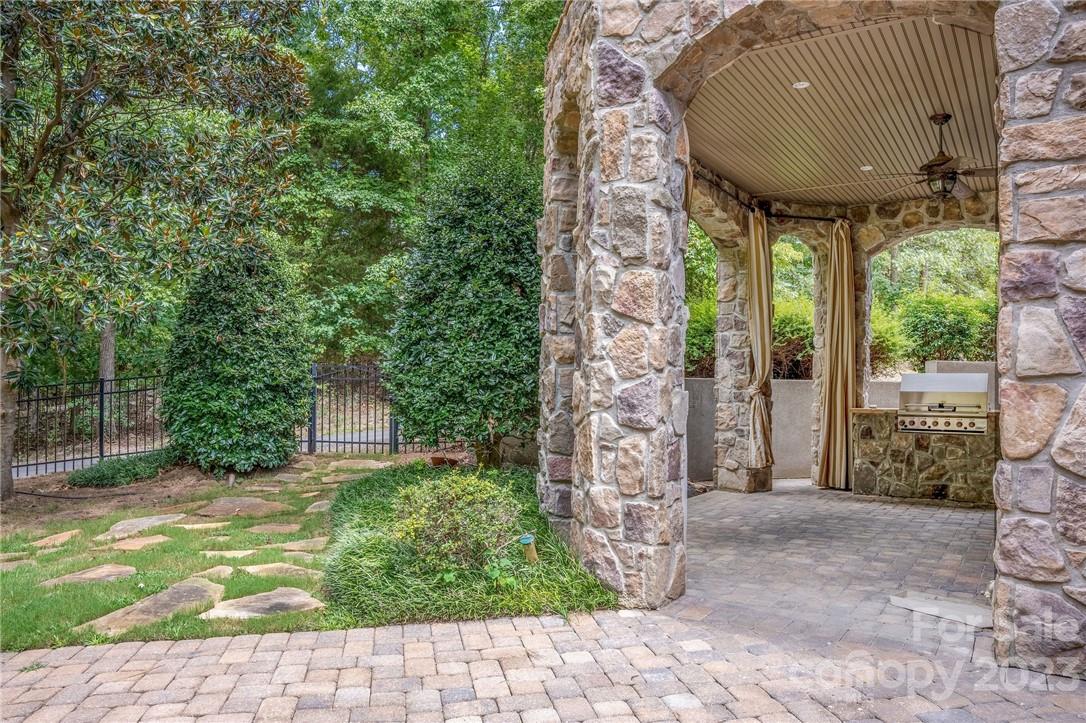 The Palisades - Residential